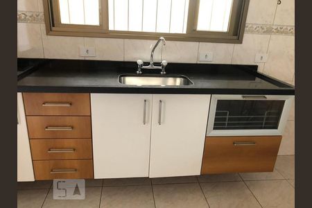 Casa à venda com 128m², 3 quartos e 4 vagas Casa à venda com 128m², 3 quartos e 4 vagasPia