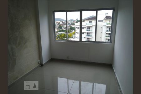 Sala de apartamento para alugar com 1 quarto, 48m² em Tanque, Rio de Janeiro