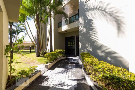 Apartamento à venda com 71m², 2 quartos e 2 vagasEntrada