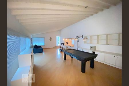 Casa à venda com 871m², 5 quartos e 6 vagas Casa à venda com 871m², 5 quartos e 6 vagasSalão de jogos