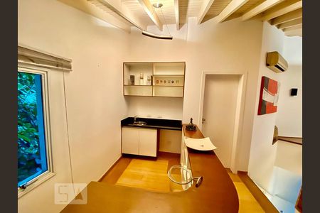 Casa à venda com 871m², 5 quartos e 6 vagas Casa à venda com 871m², 5 quartos e 6 vagasSalão de festas