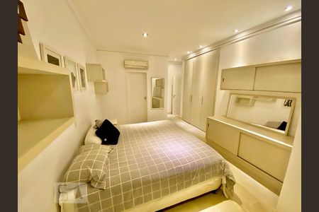 Casa à venda com 871m², 5 quartos e 6 vagas Casa à venda com 871m², 5 quartos e 6 vagasSuíte 3