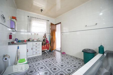 Casa à venda com 280m², 6 quartos e 8 vagasBanheiro suíte 03