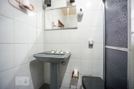 Casa à venda com 280m², 6 quartos e 8 vagasBanheiro social