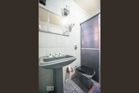 Casa à venda com 280m², 6 quartos e 8 vagasBanheiro social