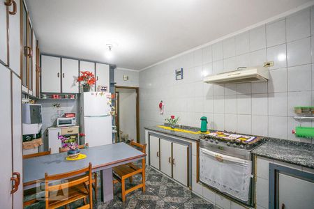 Casa à venda com 280m², 6 quartos e 8 vagasCozinha