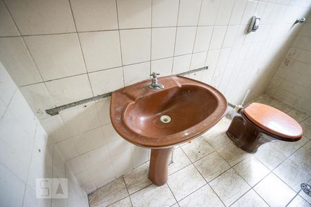 Casa à venda com 280m², 6 quartos e 8 vagasBanheiro social