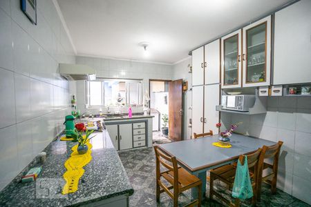 Casa à venda com 280m², 6 quartos e 8 vagasCozinha