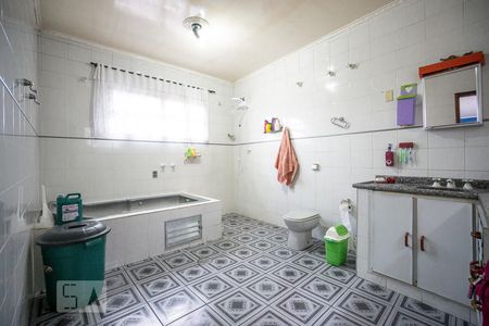 Casa à venda com 280m², 6 quartos e 8 vagasBanheiro suíte 03