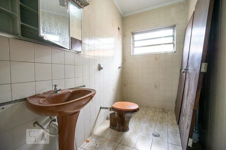 Casa à venda com 280m², 6 quartos e 8 vagasBanheiro social