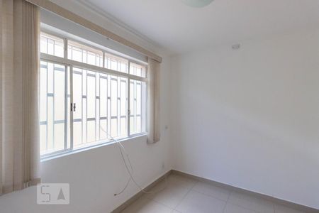 Casa para alugar com 300m², 8 quartos e 2 vagasQuarto