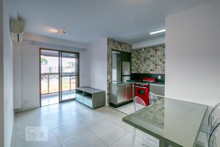 Sala de apartamento para alugar com 2 quartos, 69m² em Campina do Siqueira, Curitiba