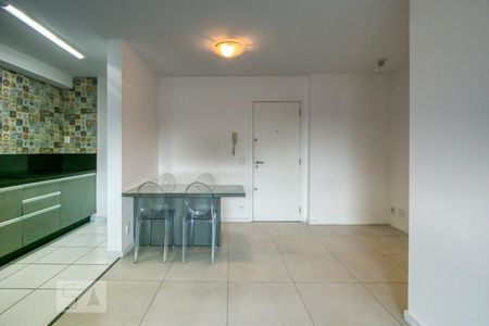 Sala de apartamento para alugar com 2 quartos, 69m² em Campina do Siqueira, Curitiba