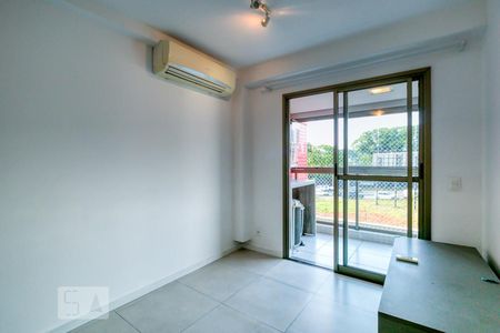 Sala de apartamento para alugar com 2 quartos, 69m² em Campina do Siqueira, Curitiba