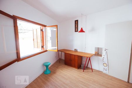 Quarto 02 de casa para alugar com 2 quartos, 100m² em Vila Madalena, São Paulo