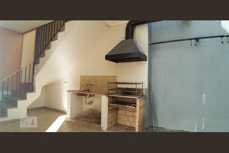 Casa à venda com 240m², 3 quartos e 2 vagas Casa à venda com 240m², 3 quartos e 2 vagasChurrasqueira