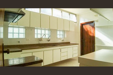 Casa à venda com 240m², 3 quartos e 2 vagas Casa à venda com 240m², 3 quartos e 2 vagasCozinha