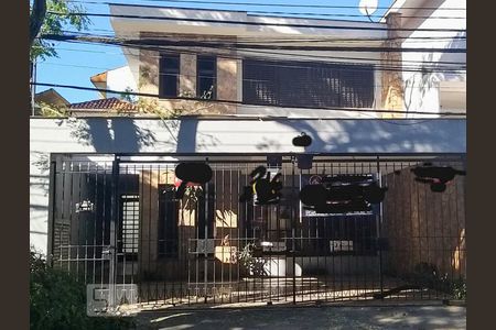 Casa à venda com 240m², 3 quartos e 2 vagas