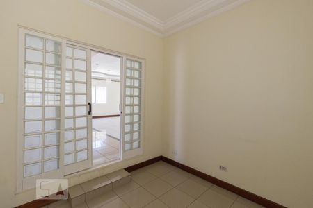 Casa à venda com 300m², 5 quartos e 8 vagas Casa à venda com 300m², 5 quartos e 8 vagasSala de Tv