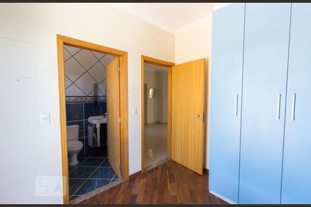 Casa à venda com 300m², 5 quartos e 8 vagas Casa à venda com 300m², 5 quartos e 8 vagasQuarto Suíte 3