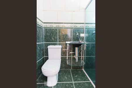 Casa à venda com 300m², 5 quartos e 8 vagas Casa à venda com 300m², 5 quartos e 8 vagasBanheiro