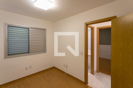 Quarto 1 de apartamento para alugar com 2 quartos, 60m² em Ipiranga, Belo Horizonte