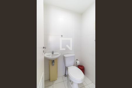 Apartamento para alugar com 136m², 4 quartos e 2 vagas Apartamento para alugar com 136m², 4 quartos e 2 vagasBanheiro de Serviço