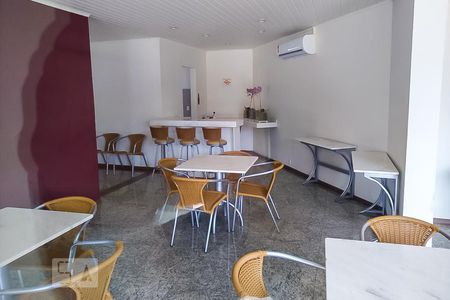 Apartamento para alugar com 128m², 2 quartos e 2 vagasÁrea comum - Salão de festas