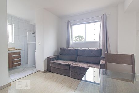 Sala de apartamento para alugar com 1 quarto, 50m² em Novo Mundo, Curitiba