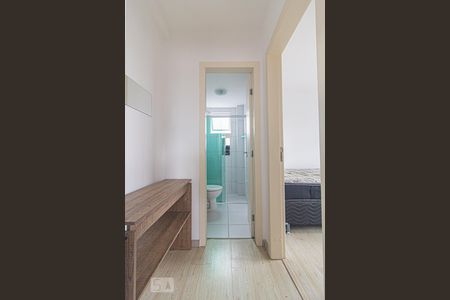 Corredor de apartamento para alugar com 1 quarto, 50m² em Novo Mundo, Curitiba