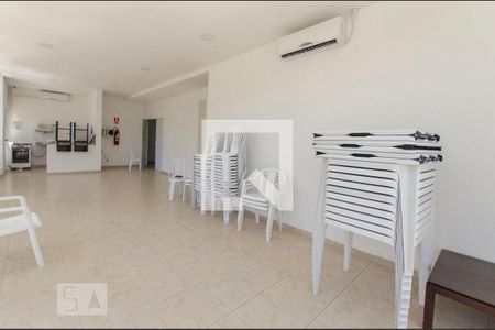 Apartamento à venda com 79m², 3 quartos e 2 vagas Apartamento à venda com 79m², 3 quartos e 2 vagasÁrea comum - Salão de festas