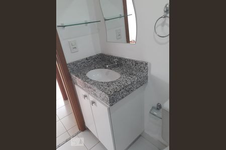 Banheiro de apartamento à venda com 2 quartos, 52m² em Piedade, Rio de Janeiro