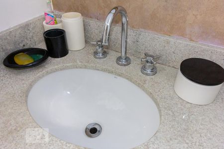 Apartamento à venda com 44m², 1 quarto e 1 vagaBanheiro Pia