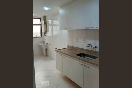 Apartamento à venda com 84m², 2 quartos e 2 vagasCozinha