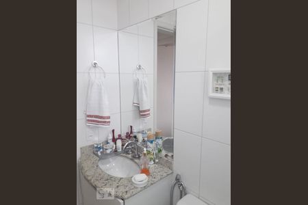 Apartamento à venda com 63m², 2 quartos e sem vaga Apartamento à venda com 63m², 2 quartos e sem vagaBanheiro