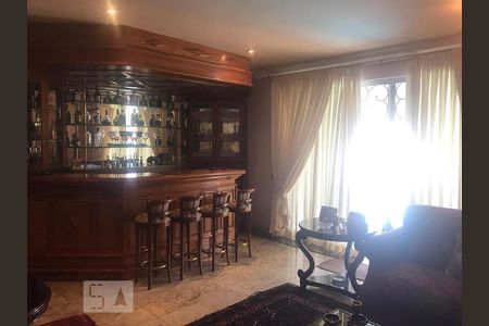 Casa à venda com 700m², 4 quartos e 3 vagasBar