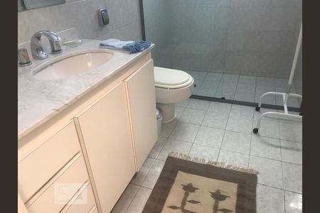 Casa à venda com 700m², 4 quartos e 3 vagasBanheiro