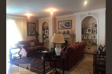 Casa à venda com 700m², 4 quartos e 3 vagasSala