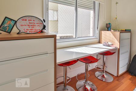 Apartamento à venda com 277m², 4 quartos e 3 vagas Apartamento à venda com 277m², 4 quartos e 3 vagasQuarto 1
