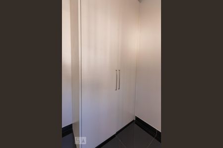 Apartamento à venda com 277m², 4 quartos e 3 vagas Apartamento à venda com 277m², 4 quartos e 3 vagasQuarto de serviço