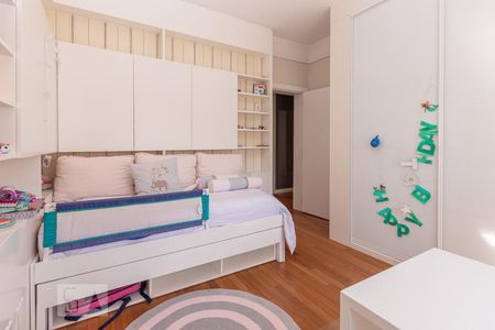Apartamento à venda com 277m², 4 quartos e 3 vagas Apartamento à venda com 277m², 4 quartos e 3 vagasQuarto 2