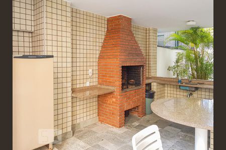Apartamento à venda com 277m², 4 quartos e 3 vagas Apartamento à venda com 277m², 4 quartos e 3 vagasChurrasqueira