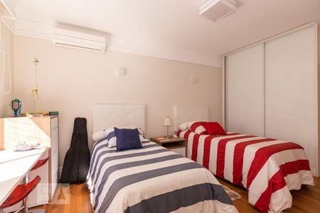 Apartamento à venda com 277m², 4 quartos e 3 vagas Apartamento à venda com 277m², 4 quartos e 3 vagasQuarto 1