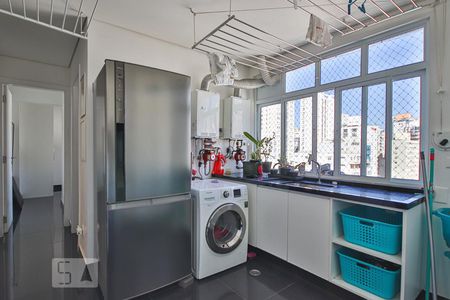 Apartamento à venda com 277m², 4 quartos e 3 vagas Apartamento à venda com 277m², 4 quartos e 3 vagasÁrea de serviço
