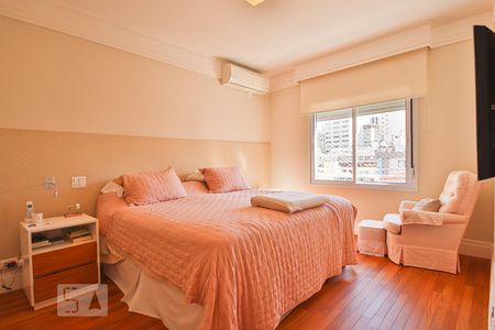 Apartamento à venda com 277m², 4 quartos e 3 vagas Apartamento à venda com 277m², 4 quartos e 3 vagasSuíte