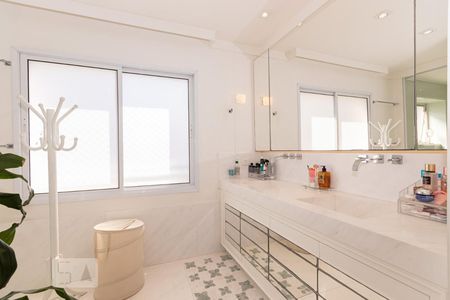Apartamento à venda com 277m², 4 quartos e 3 vagas Apartamento à venda com 277m², 4 quartos e 3 vagasSuíte