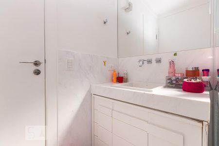 Apartamento à venda com 277m², 4 quartos e 3 vagas Apartamento à venda com 277m², 4 quartos e 3 vagasBanheiro do quarto 2