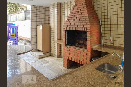 Apartamento à venda com 277m², 4 quartos e 3 vagas Apartamento à venda com 277m², 4 quartos e 3 vagasChurrasqueira