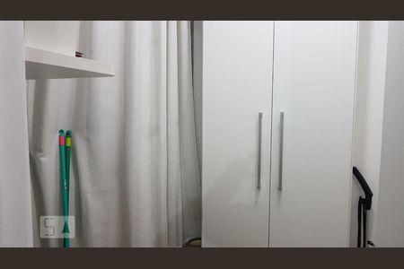 Apartamento à venda com 135m², 2 quartos e 3 vagas Apartamento à venda com 135m², 2 quartos e 3 vagasEscritório