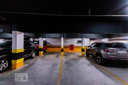 Apartamento à venda com 135m², 4 quartos e 3 vagas Apartamento à venda com 135m², 4 quartos e 3 vagasGaragem